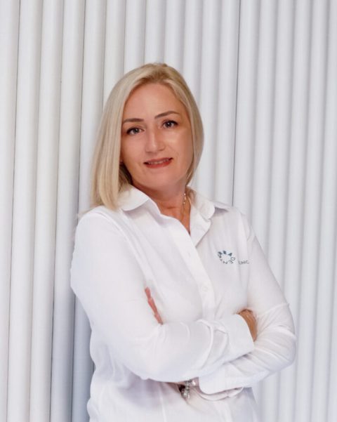 Dorina Bila, economist