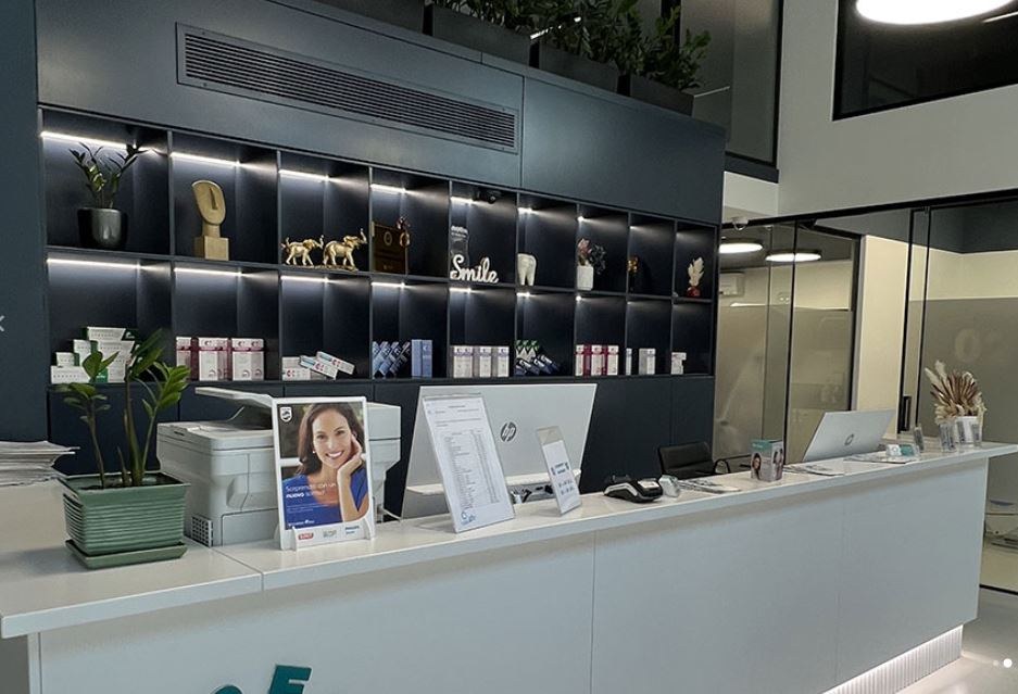 Reception of a partner dental clinic in Tirana, Albania — an alternative to dental tourism in Croatia