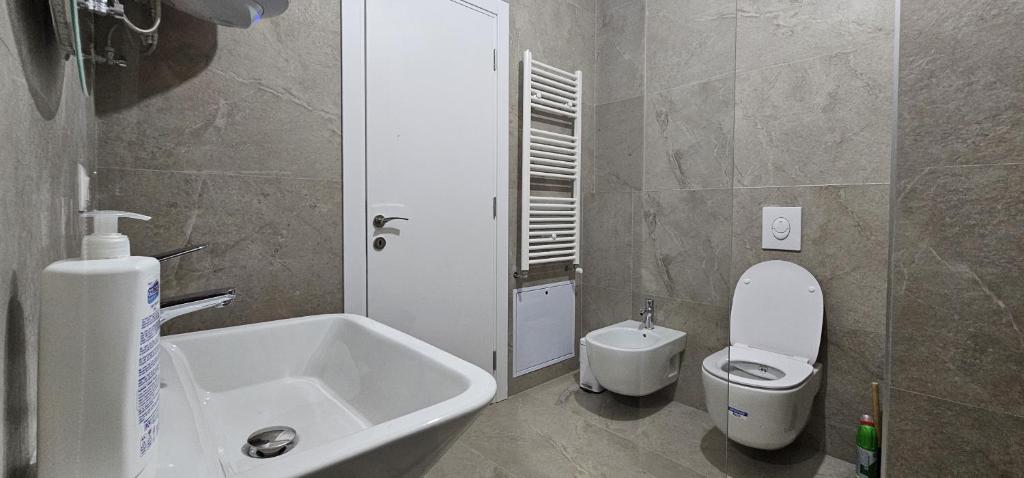 Contemporary bathroom with heated towel rail