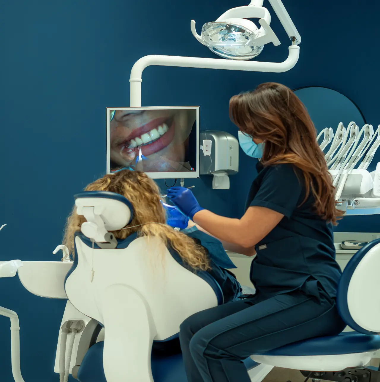 Dentista con Paziente - Cura Professionale